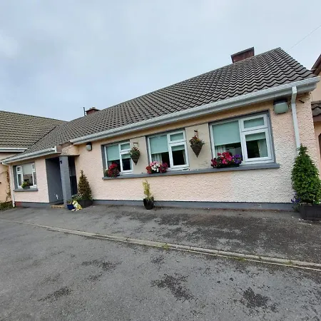 民宿 Pinebrook House Double Bed Small En-suite Free Parking