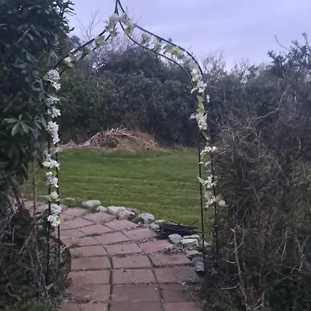 Pinebrook House Double Bed Small En-suite Free Parking 民宿 基利贝格斯