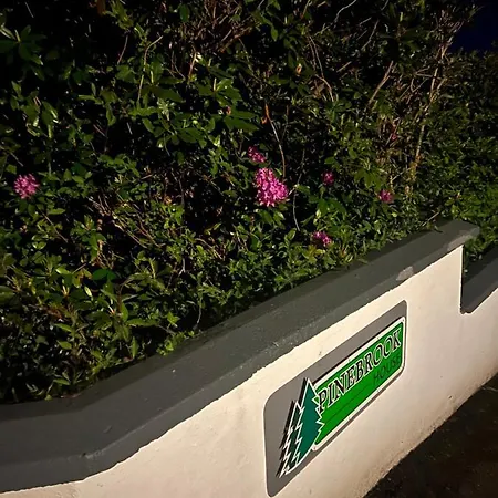 Pinebrook House Double Bed Small En-suite Free Parking *