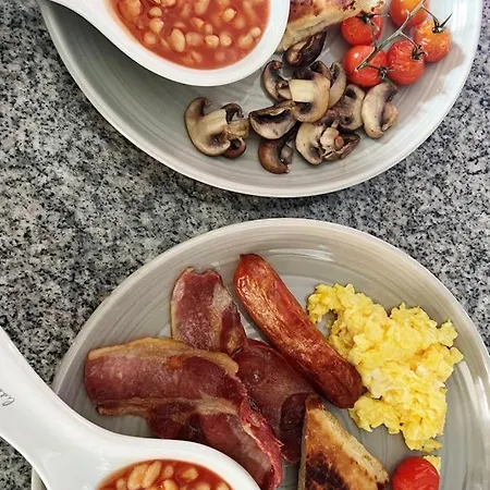 民宿 Pinebrook House Double Bed Small En-suite Free Parking