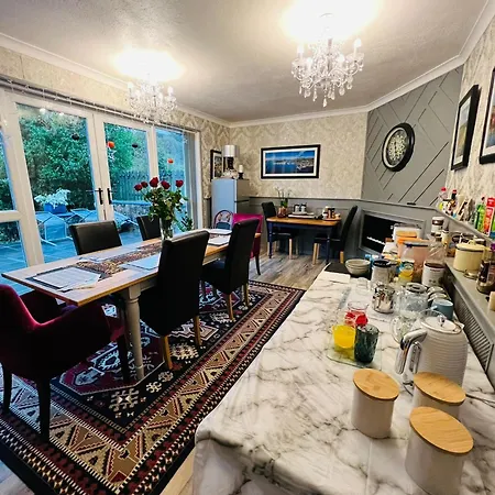 Pinebrook House Double Bed Small En-suite Free Parking 民宿 基利贝格斯