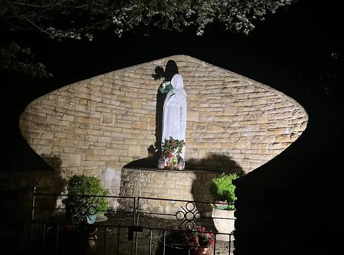 Pinebrook House Double Bed Small En-suite Free Parking *