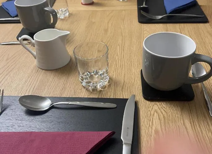 Pinebrook House Double Bed Small En-suite Free Parking