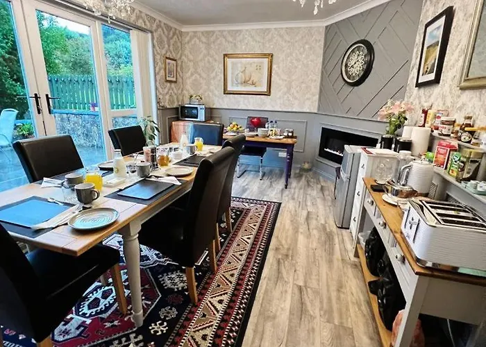 Pinebrook House Double Bed Small En-suite Free Parking *