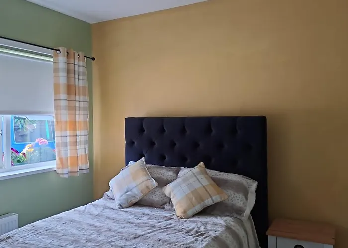 Pinebrook House Double Bed Small En-suite Free Parking Habitación en casa particular